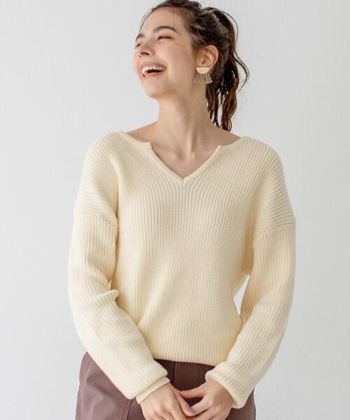 coen（コーエン）の「アゼ編みスキッパーニットプルオーバー（ニット/セーター・レディース・オフホワイト/ケリー/ピンク/ネイビー・FREE）」の2枚目の写真