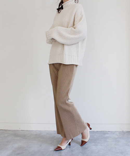 MODE ROBE（モードローブ）の「ローゲージハイネックタートルニット（ニット/セーター・レディース・アイボリー/ブラック/ベージュ・FREE）」の21枚目の写真