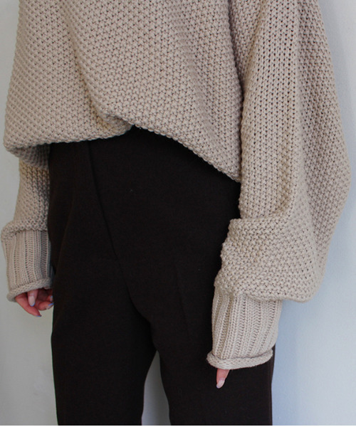 MODE ROBE（モードローブ）の「ローゲージハイネックタートルニット（ニット/セーター・レディース・アイボリー/ブラック/ベージュ・FREE）」の4枚目の写真