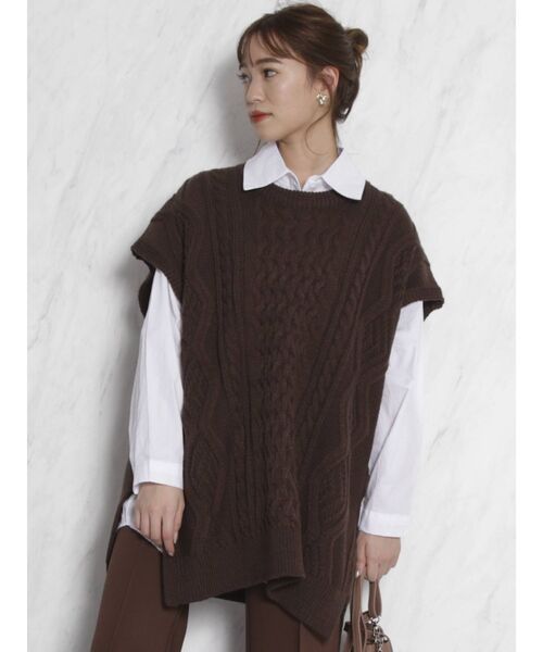 dazzlin（ダズリン）の「ケーブルニットベスト（ベスト・レディース・アイボリー/ブラウン・FREE）」の2枚目の写真