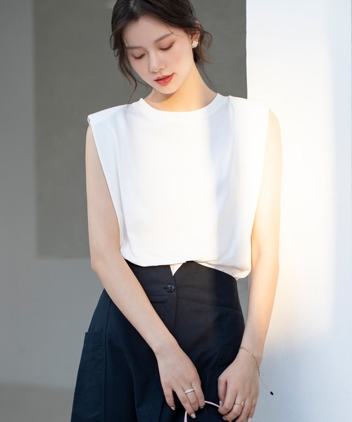 【綿100％】ワイドシルエットパワーショルダーノースリーブカットソー