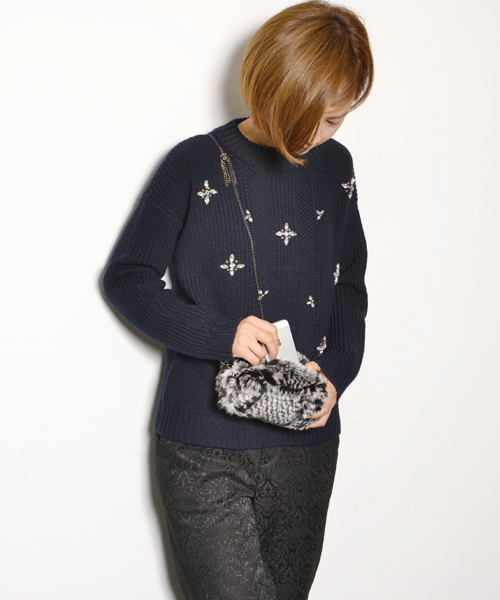 navasana(ナバアサナ)の「ウール畔編みビジュー付ニットP/O/709-NSD-N142-KN108(ニット/セーター・レディース・グレー/ネイビー・FREE)」の5枚目の写真