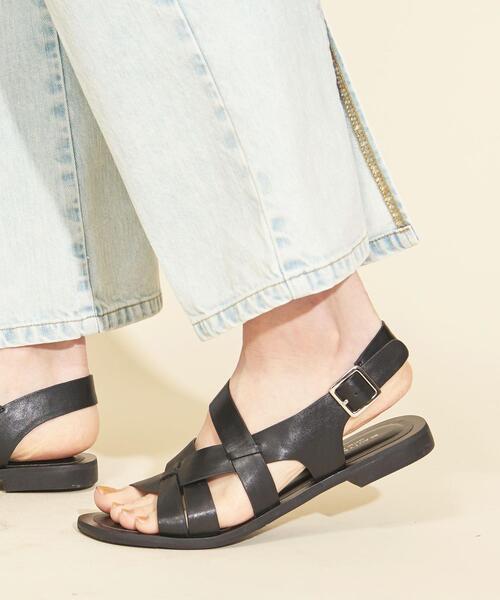 BEAUTY&YOUTH UNITED ARROWS（ビューティーアンドユースユナイテッドアローズ）の「BY∴ クロスカットバックストラップサンダル ◆（サンダル・レディース・ホワイト/ブラック/ブラウン・38/36/37/35h/36h/37h）」の6枚目の写真