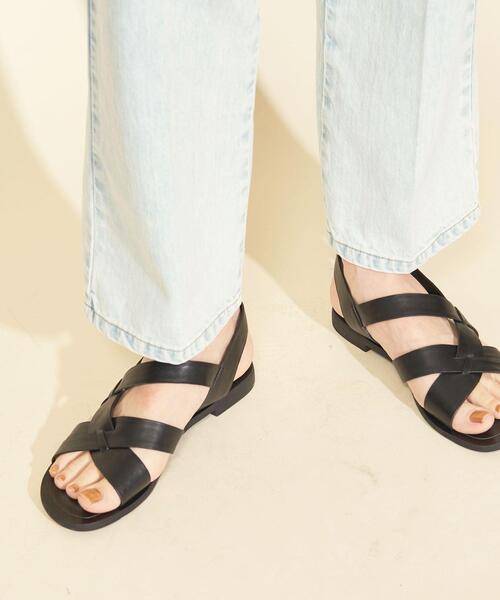 BEAUTY&YOUTH UNITED ARROWS（ビューティーアンドユースユナイテッドアローズ）の「BY∴ クロスカットバックストラップサンダル ◆（サンダル・レディース・ホワイト/ブラック/ブラウン・38/36/37/35h/36h/37h）」の7枚目の写真
