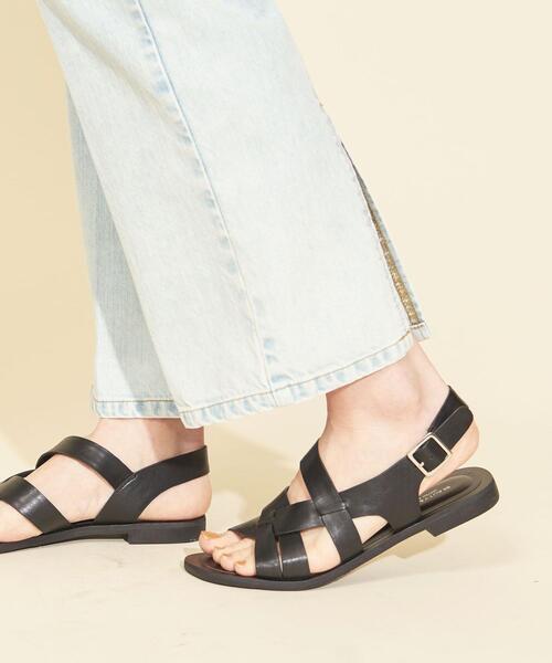 BEAUTY&YOUTH UNITED ARROWS（ビューティーアンドユースユナイテッドアローズ）の「BY∴ クロスカットバックストラップサンダル ◆（サンダル・レディース・ホワイト/ブラック/ブラウン・38/36/37/35h/36h/37h）」の8枚目の写真