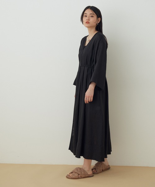 ADAM ET ROPE'（アダムエロペ）の「シアーリネンワンピース（ワンピース・レディース・ブラック/ベージュ・FREE）」の15枚目の写真