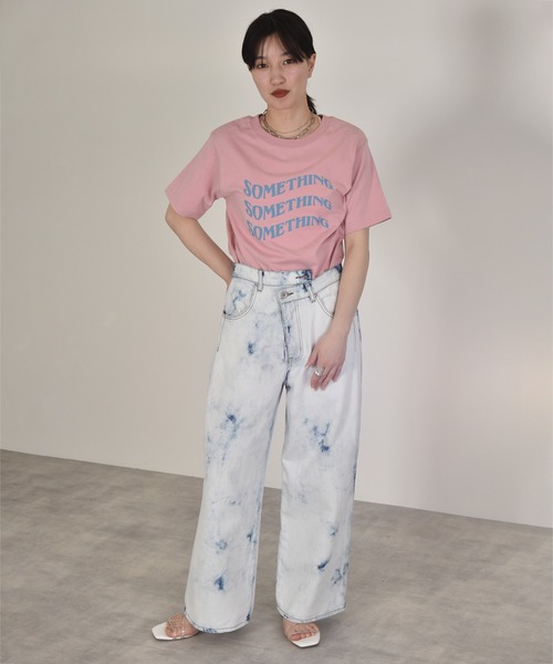 w closet（ダブルクローゼット）の「斜めウエストデニムパンツ（デニムパンツ・レディース・ダークグレー/ブルー系その他/ケミカルウォッシュ/キナリ・FREE）」の14枚目の写真