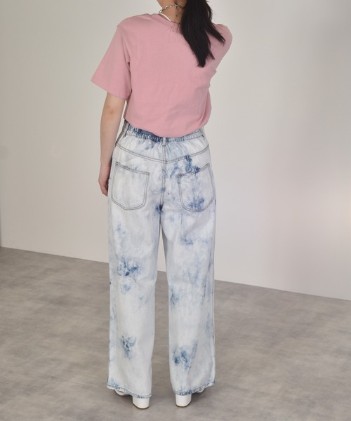 w closet（ダブルクローゼット）の「斜めウエストデニムパンツ（デニムパンツ・レディース・ダークグレー/ブルー系その他/ケミカルウォッシュ/キナリ・FREE）」の16枚目の写真