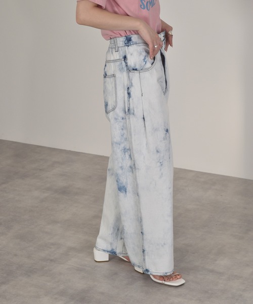 w closet（ダブルクローゼット）の「斜めウエストデニムパンツ（デニムパンツ・レディース・ダークグレー/ブルー系その他/ケミカルウォッシュ/キナリ・FREE）」の20枚目の写真