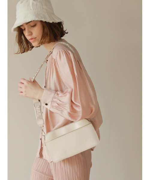 AMAIL（アマイル）の「【recommend】AM genderless func bag（ショルダーバッグ・レディース・ブラック/ベージュ・FREE）」の3枚目の写真