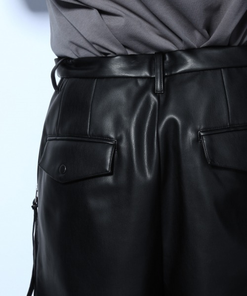 HARE(ハレ)の「シンセティックレザータックショーツ(HARE)(その他パンツ・メンズ・ブラック/オフホワイト・FREE)」の13枚目の写真