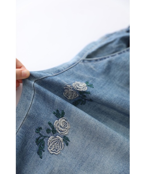 バラ刺繍のデニムクロップドパンツ（デニムパンツ）｜CAWAII