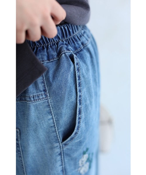 バラ刺繍のデニムクロップドパンツ（デニムパンツ）｜CAWAII