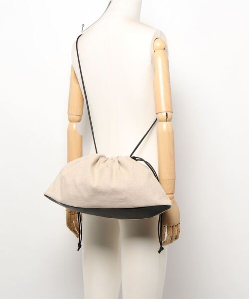 SLOBE IENA(スローブイエナ)の「【Le vernis / ル ベルニ】 コンビワイド巾着バッグ◆(ハンドバッグ・レディース・ブラック・FREE)」の11枚目の写真