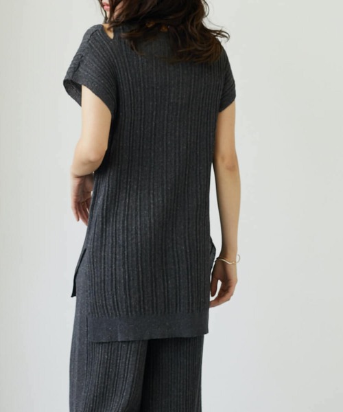 FLEUR DE KALINA（フレールドゥカリーナ）の「【FLEUR DE KALINA/ﾌﾚｰﾙ ﾄﾞｩ ｶﾘｰﾅ】 肩ｽﾘｯﾄﾌﾚﾝﾁｽﾘｰﾌﾞTOPS（ニット/セーター・レディース・ブラック/ベージュ/イエロー・FREE）」の22枚目の写真