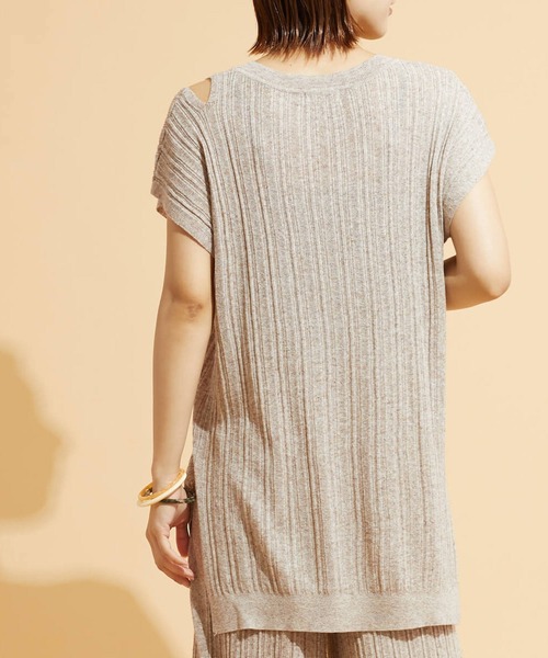 FLEUR DE KALINA（フレールドゥカリーナ）の「【FLEUR DE KALINA/ﾌﾚｰﾙ ﾄﾞｩ ｶﾘｰﾅ】 肩ｽﾘｯﾄﾌﾚﾝﾁｽﾘｰﾌﾞTOPS（ニット/セーター・レディース・ブラック/ベージュ/イエロー・FREE）」の15枚目の写真