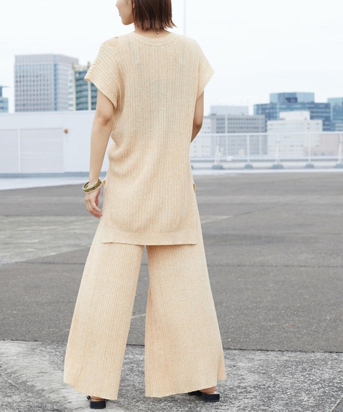 FLEUR DE KALINA（フレールドゥカリーナ）の「【FLEUR DE KALINA/ﾌﾚｰﾙ ﾄﾞｩ ｶﾘｰﾅ】 肩ｽﾘｯﾄﾌﾚﾝﾁｽﾘｰﾌﾞTOPS（ニット/セーター・レディース・ブラック/ベージュ/イエロー・FREE）」の11枚目の写真