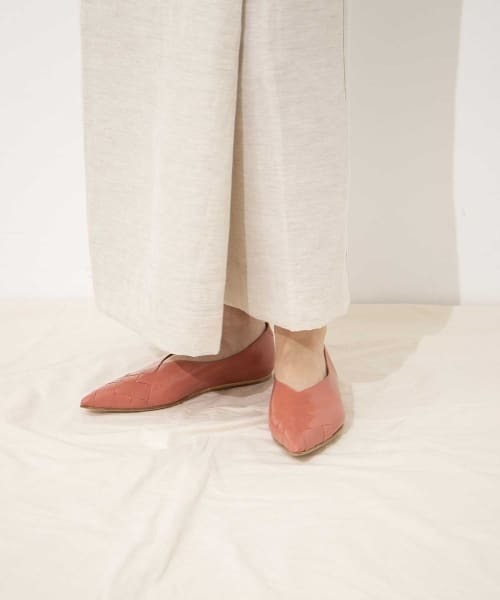 MAISON EUREKA（メゾンエウレカ）の「MAISON EUREKA　POINTED MESH PUMPS（パンプス・レディース・ライトブルー/ブラック/ピンクベージュ・38/39/36/37）」の6枚目の写真