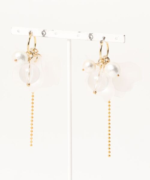 tone(トーン)の「【Sunny days】petal pearlhoop pierce(ピアス(両耳用)・レディース・ゴールド・FREE)」の1枚目の写真
