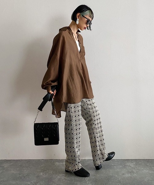 PAGEBOY（ページボーイ）の「シアーローンチュニックシャツ（シャツ/ブラウス・レディース・ブラック/ブルー/アイボリー/ブラウン系その他/グレイッシュベージュ・FREE）」の15枚目の写真