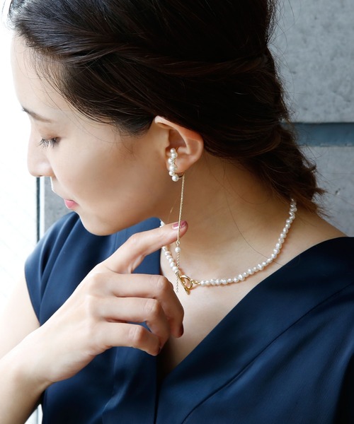 colleca la（コレカラ）の「[2WAY]パール×ロングチェーンイヤーカフ（イヤーカフ・レディース・シルバー/ゴールド・ﾌﾘ-）」の5枚目の写真