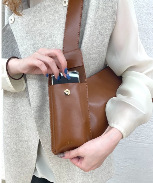 loti（ロティ）の「WEB限定 loti ワイドハンドルミニBAG（ハンドバッグ・レディース・ブラウン/ブラック・ONE SIZE）」の22枚目の写真