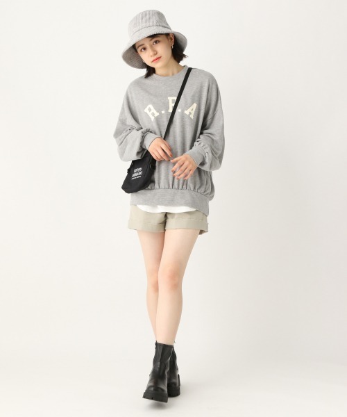 repipi armario(レピピ アルマリオ)の「アソートカレッジロゴプルオーバー(スウェット・キッズ・グリーン/グレー/ライトピンク/チャコールグレー/アイボリー・MEDIUM/SMALL/LARGE)」の22枚目の写真