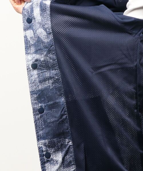 Champion（チャンピオン）の「【Champion】【Wo】【it】COACHES SATIN JACKET RIBBED CUFF PRINT（ミリタリージャケット・レディース・ブラック/ネイビー・LARGE/SMALL/MEDIUM）」の5枚目の写真