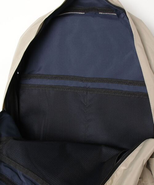Healthknit（ヘルスニット）の「Healthknit Product/撥水ナイロン１１ポケットリュック HKB-1156（バックパック/リュック・メンズ・ネイビー/オリーブ/ベージュ系その他/ベージュ/オレンジ/ブラック/ラベンダー/ブルー/ライトグリーン/パープル/グレー・ONESIZE）」の16枚目の写真