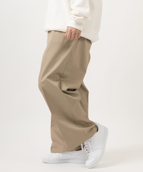 SlashDate（スラッシュデイト）の「ノータックワイドチノパンツ/ワークパンツ/スケーターパンツ/シェフパンツ（チノパンツ・メンズ・チャコールグレー/ブラック/ベージュ・M/L）」の2枚目の写真