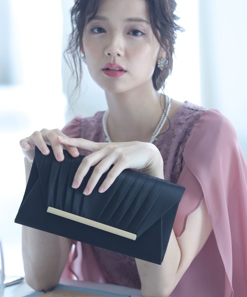 PourVous（プールヴー）の「サテン タック パーティーバッグ 結婚式 同窓会 オケージョン 二次会 （クラッチバッグ・レディース・ブラック/シルバー/ゴールド/ブロンズ・FREE）」の10枚目の写真