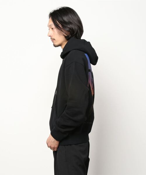 off white(オフホワイト)の「【OFF-WHITE】 オフホワイト メンズ DEGRADE ARROW OVER HOODIE デグレート アローロゴ オーバーサイズ フーディー プルオーバー スウェット パーカー 長袖(パーカー・メンズ・ブラック/グレー・S/M/L/XL)」の3枚目の写真