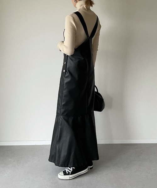 y/m by misato（イムバイミサト）の「リブタートルトップス（ニット/セーター・レディース・オフホワイト/ブラック/ベージュ・FREE）」の9枚目の写真