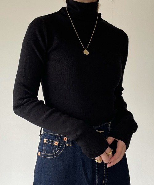 y/m by misato（イムバイミサト）の「リブタートルトップス（ニット/セーター・レディース・オフホワイト/ブラック/ベージュ・FREE）」の12枚目の写真