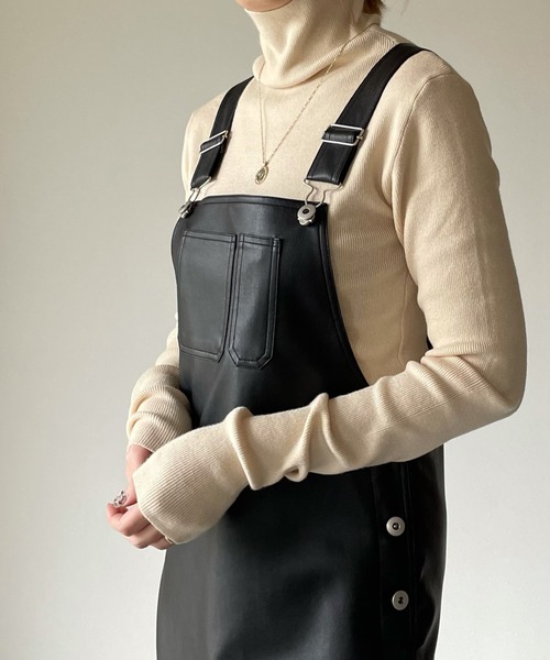 y/m by misato（イムバイミサト）の「リブタートルトップス（ニット/セーター・レディース・オフホワイト/ブラック/ベージュ・FREE）」の4枚目の写真