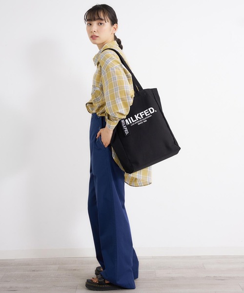MILKFED.（ミルクフェド）の「PC POCKET TOTE（トートバッグ・レディース・ホワイト/ブラック/レッド・ONE SIZE）」の7枚目の写真