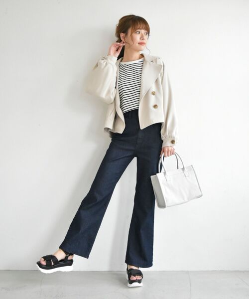 MAJESTIC LEGON（マジェスティックレゴン）の「ボリュームショートトレンチ（トレンチコート・レディース・ライトグレー/ベージュ/ライトベージュ・SMALL/MEDIUM）」の20枚目の写真