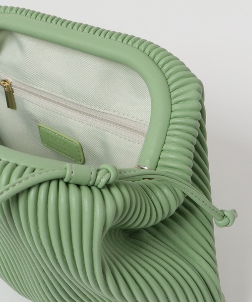 URBAN RESEARCH ROSSO（アーバンリサーチロッソ）の「プリーツポシェット（ショルダーバッグ・レディース・ブラック/オフホワイト/グリーン・FREE）」の5枚目の写真