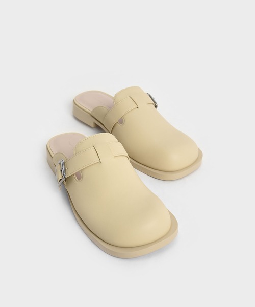 CHARLES & KEITH(チャールズ & キース)の「バックルド ラウンドトゥローファーミュール / Buckled Round-Toe Loafer Mules(サンダル・レディース・ブラック/イエロー・22.5cm/23cm/23.5cm/24.5cm/25cm/25.5cm)」の7枚目の写真