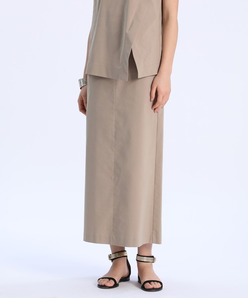 INED（イネド）の「スマッシュリネン トラペーズラインスカート【セットアップ対応】（スカート・レディース・ベージュ/ネイビー/レンガ・11号/9号/7号）」の4枚目の写真