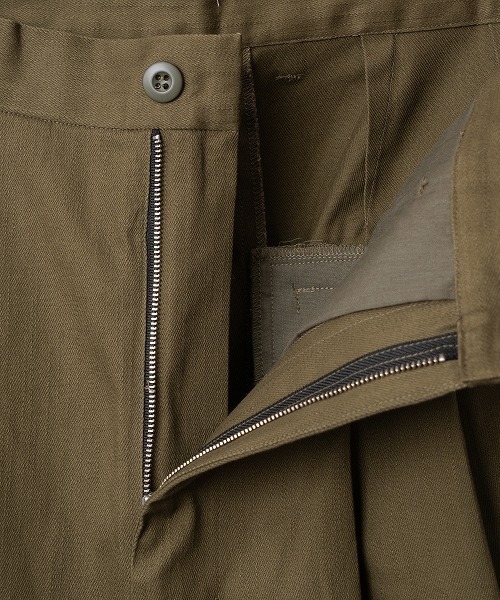 JUGLANS(ユグランス)の「【Revo.】縦スラブストレッチツイル2タックワイドテーパードパンツ(その他パンツ・メンズ・チャコール/カーキ/ブラック/アイボリー・M/L)」の12枚目の写真