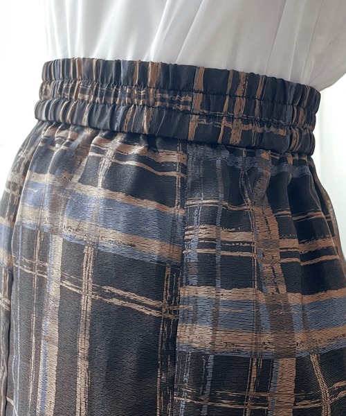 mily bilet（ミウィビレット）の「【mily bilet】大人カラーが気分。チェック柄シアー素材フレアスカート（スカート・レディース・ブラック/ライトベージュ・SMALL/MEDIUM/LARGE）」の12枚目の写真