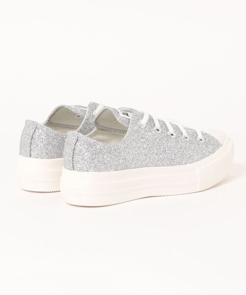 CONVERSE（コンバース）の「ALL STAR LIGHT PLTS GLITTER OX / オールスター　ライト　ＰＬＴＳ　グリッター　ＯＸ（スニーカー・レディース・シルバー・4/6/5/5.5/4.5/3.5）」の2枚目の写真