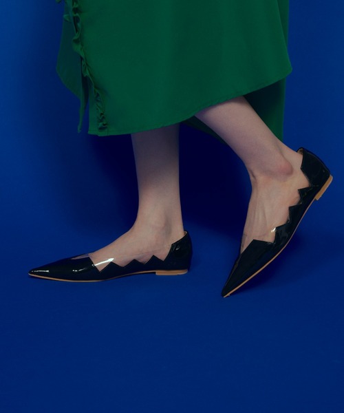 manana suerte(マニャーナスエルテ)の「トレンドアイテム ポインテッドトゥzigzagシューズ(パンプス・レディース・グリーン/ブラック・LARGE/MEDIUM)」の1枚目の写真