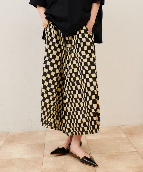 manana suerte(マニャーナスエルテ)の「トレンドアイテム ポインテッドトゥzigzagシューズ(パンプス・レディース・グリーン/ブラック・LARGE/MEDIUM)」の3枚目の写真