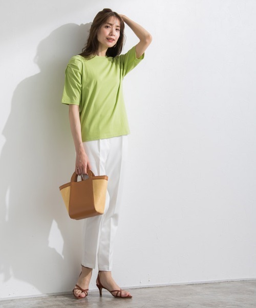 Pierrot(ピエロ)の「Steady 8月号掲載アイテム 汗ジミ防止シャーリングデザインTシャツ(Tシャツ/カットソー・レディース・オレンジ/チャコール/モカ/グレイッシュベージュ/グリーン系その他・L/M)」の22枚目の写真