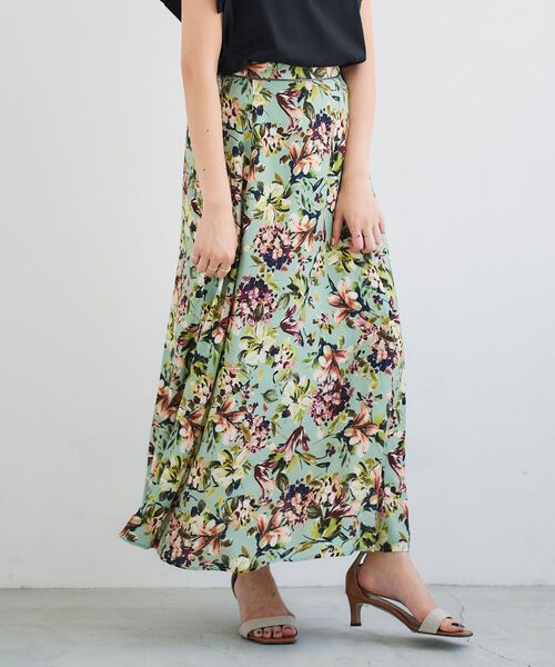 le.coeur blanc（ルクールブラン）の「IPEKER アートフラワーフレアスカート（スカート・レディース・グリーン系その他/ホワイト系その他2・38/36）」の5枚目の写真