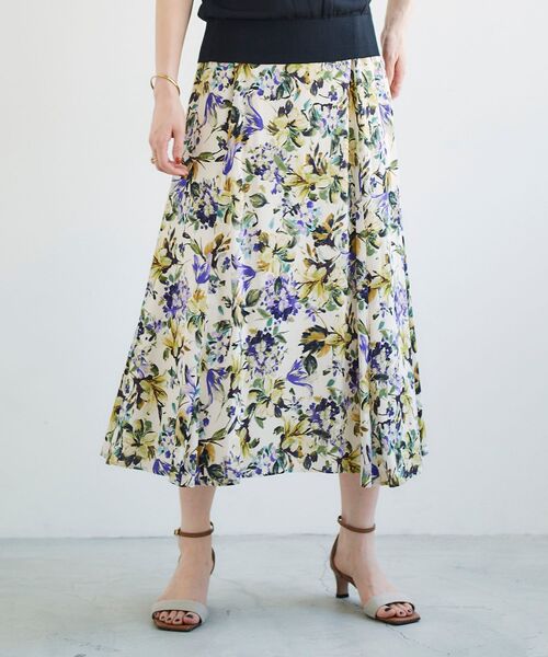 le.coeur blanc（ルクールブラン）の「IPEKER アートフラワーフレアスカート（スカート・レディース・グリーン系その他/ホワイト系その他2・38/36）」の11枚目の写真