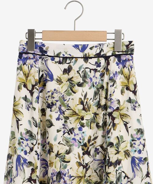 le.coeur blanc（ルクールブラン）の「IPEKER アートフラワーフレアスカート（スカート・レディース・グリーン系その他/ホワイト系その他2・38/36）」の15枚目の写真