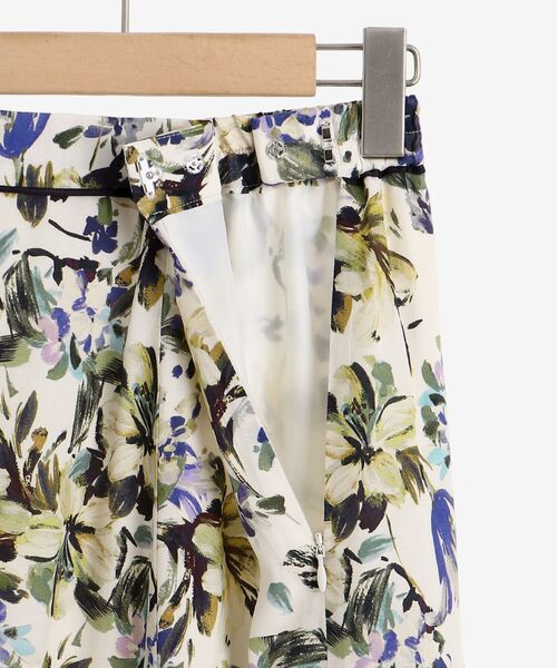 le.coeur blanc（ルクールブラン）の「IPEKER アートフラワーフレアスカート（スカート・レディース・グリーン系その他/ホワイト系その他2・38/36）」の18枚目の写真